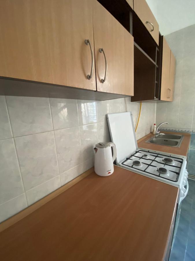 2 Bedroom Apartment On Tomashivskogo Street 7 Lviv Exterior photo