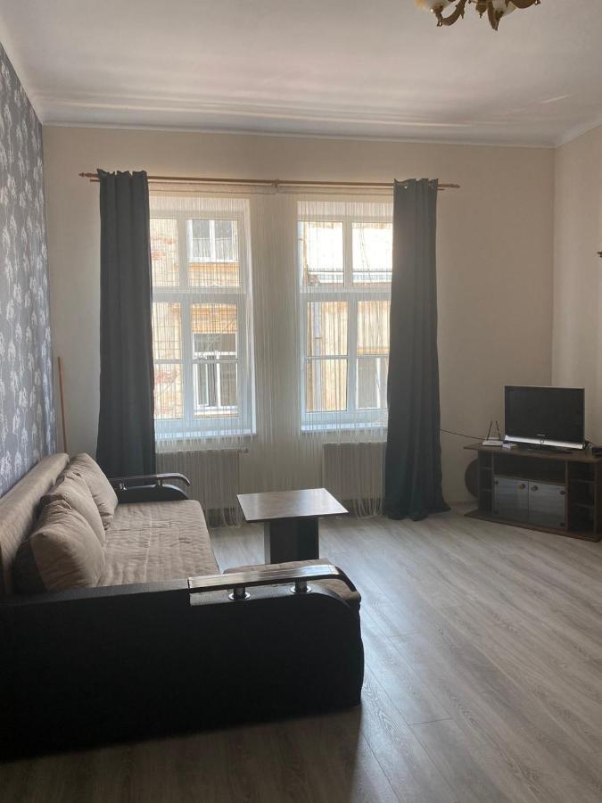 2 Bedroom Apartment On Tomashivskogo Street 7 Lviv Exterior photo