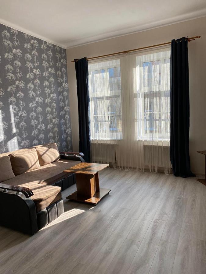 2 Bedroom Apartment On Tomashivskogo Street 7 Lviv Exterior photo